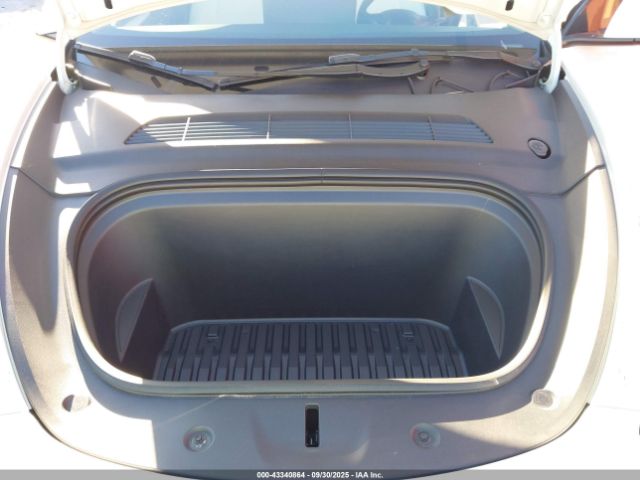 2023 TESLA MODEL Y 7SAYGDEF0PF811542 Photo 9