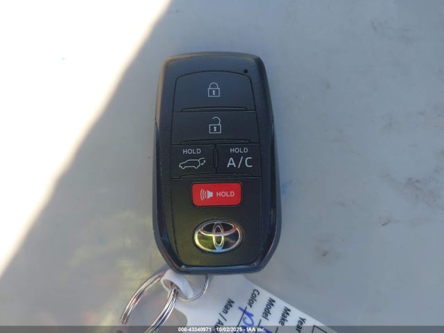 Toyota BZ4X XLE 2025 JTMABACA6SA094651 Image 11