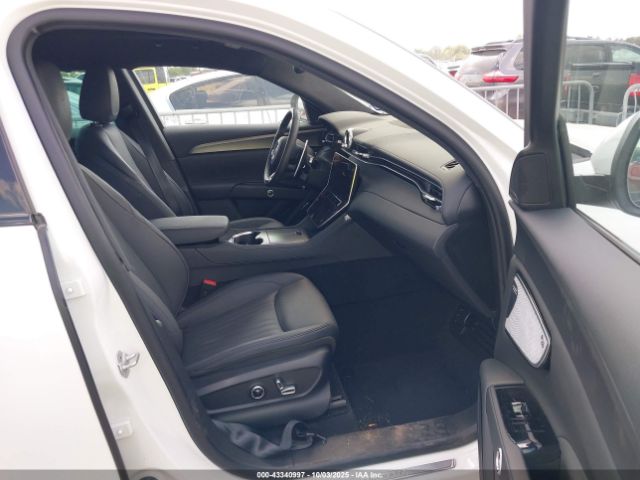 2024 MASERATI GRECALE ZN6PMDAA0R7458352 Photo 4