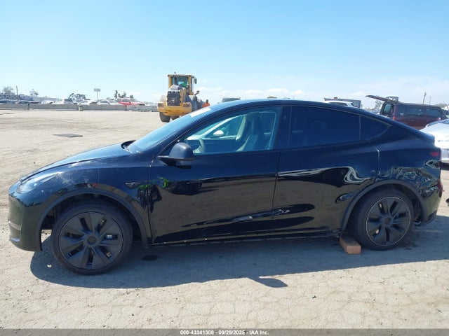 7SAYGDED7SF226254 Tesla Model Y