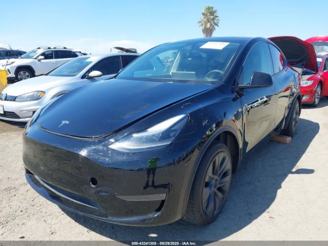 2025 TESLA MODEL Y 7SAYGDED7SF226254 Photo 1