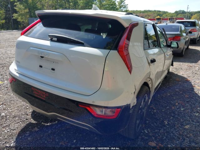 2023 KIA NIRO EV KNDCR3L19P5037540 Photo 3