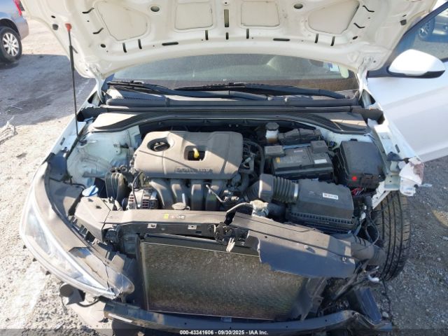 2019 HYUNDAI ELANTRA 5NPD74LFXKH449437 Photo 9