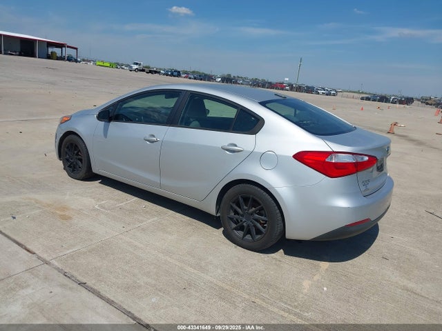 KIA dohc mpi nu 2015 KNAFK4A63F5418768 Image 3