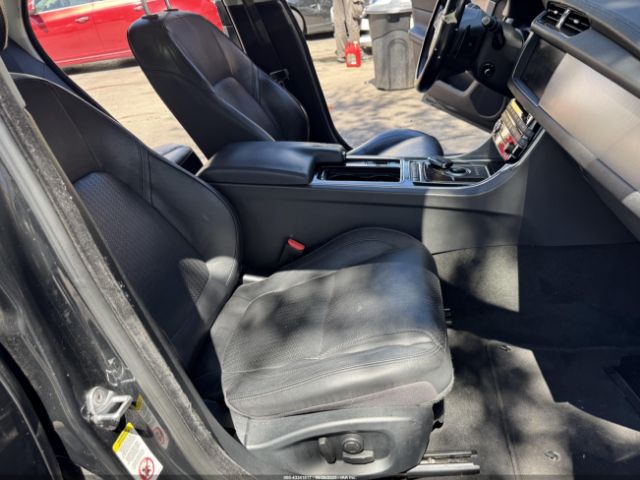 2016 JAGUAR XF SAJBK4BV4GCY21101 Photo 4