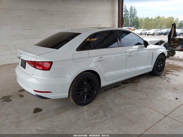 Audi A3 2017 WAUAUGFFXH1045110 Image 4