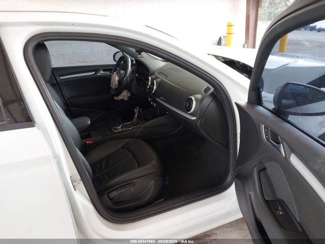 Audi A3 2017 WAUAUGFFXH1045110 Image 5