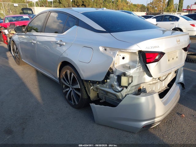 1N4BL4CVXKC159582 Nissan 2019