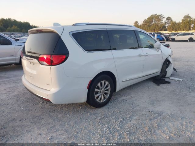 2018 CHRYSLER PACIFICA 2C4RC1BG4JR246085 Photo 3