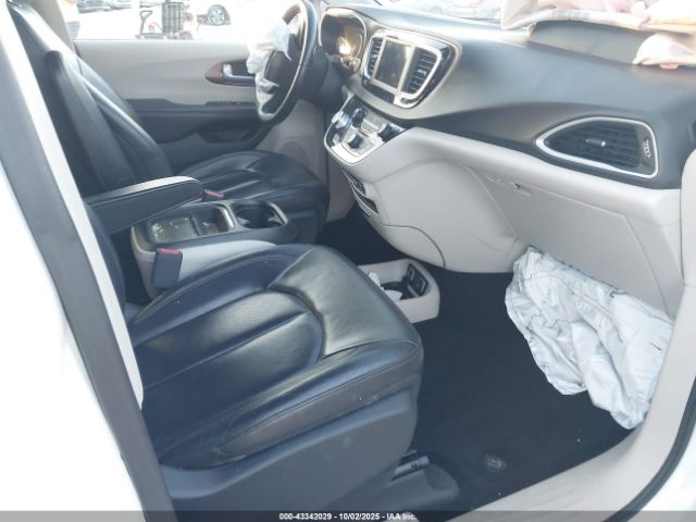 2018 CHRYSLER PACIFICA 2C4RC1BG4JR246085 Photo 4