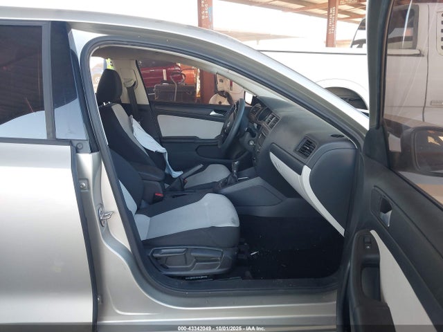3VW1K7AJ6FM230899 Volkswagen Jetta 2.0l S