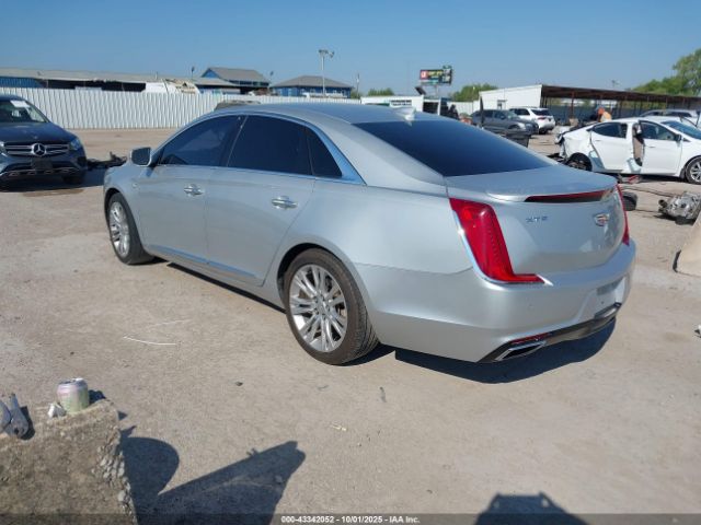 2018 CADILLAC XTS 2G61M5S32J9117733 Photo 2