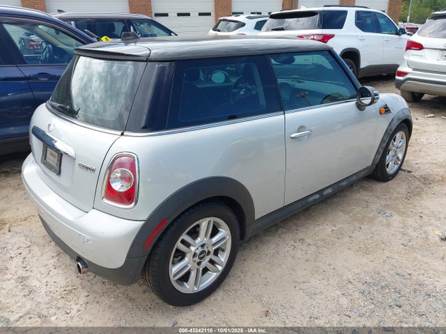 2012 MINI COOPER WMWSU3C57CT255749 Photo 3