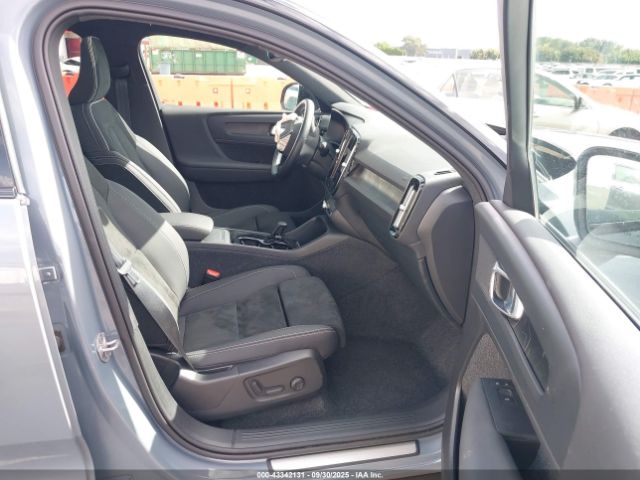 2023 VOLVO XC40 RECHARGE PURE ELECTRIC YV4ED3UL8P2099324 Photo 4
