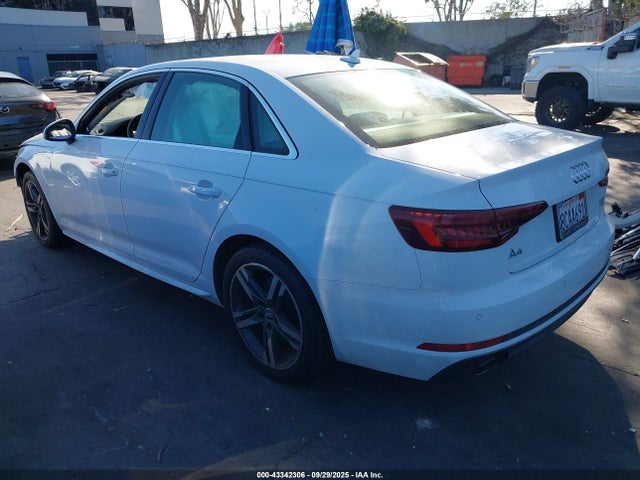 2018 AUDI A4 WAULMAF4XJN002003 Photo 2