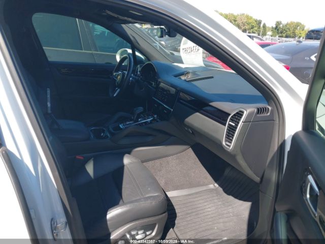 2019 PORSCHE CAYENNE WP1AA2AY5KDA19039 Photo 4