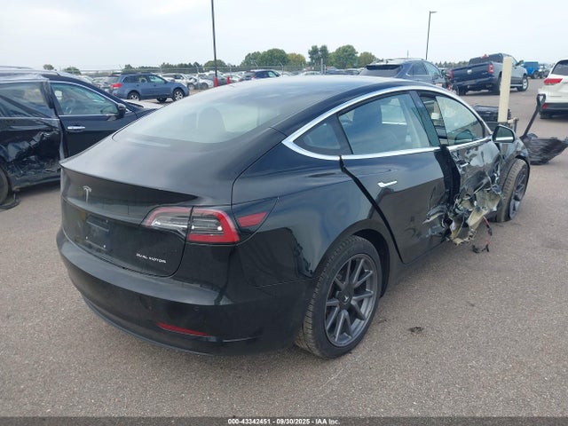 2018 TESLA MODEL 3 5YJ3E1EB4JF127402 Photo 3