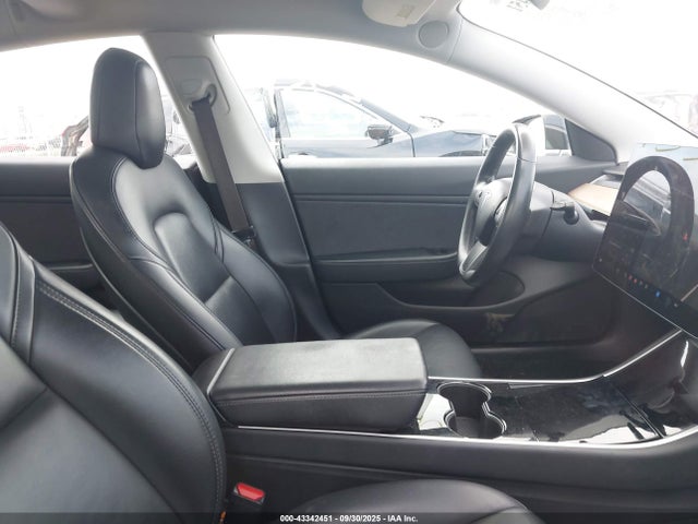 2018 TESLA MODEL 3 5YJ3E1EB4JF127402 Photo 4