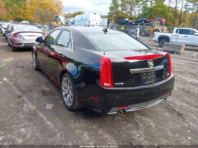 2013 CADILLAC CTS-V 1G6DV5EPXD0109855 Photo 2