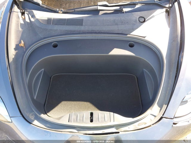 5YJ3E1EB8MF980258 Tesla MODEL 3