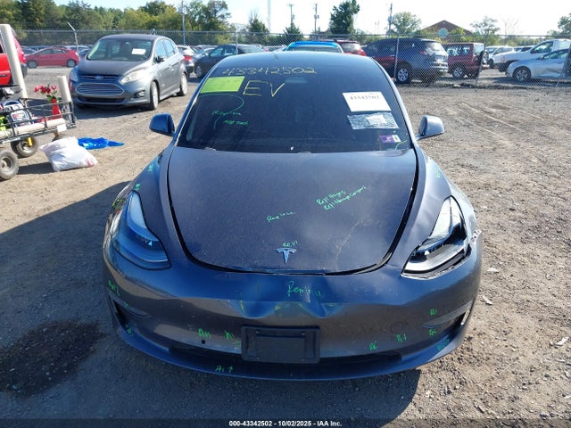 5YJ3E1EB8MF980258 Tesla MODEL 3