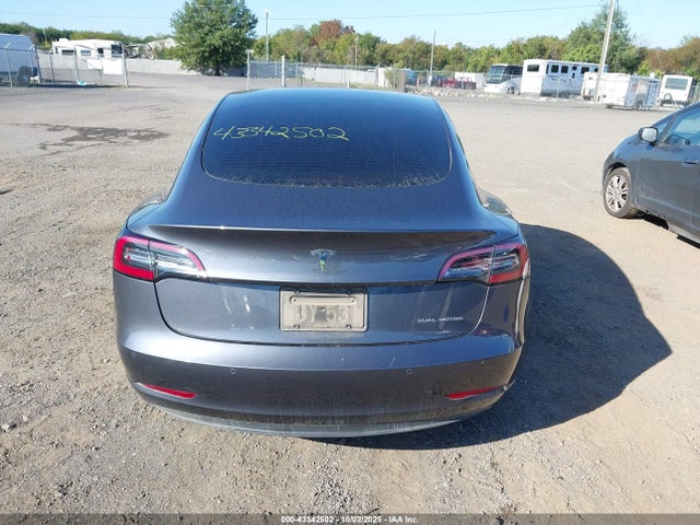 5YJ3E1EB8MF980258 Tesla MODEL 3