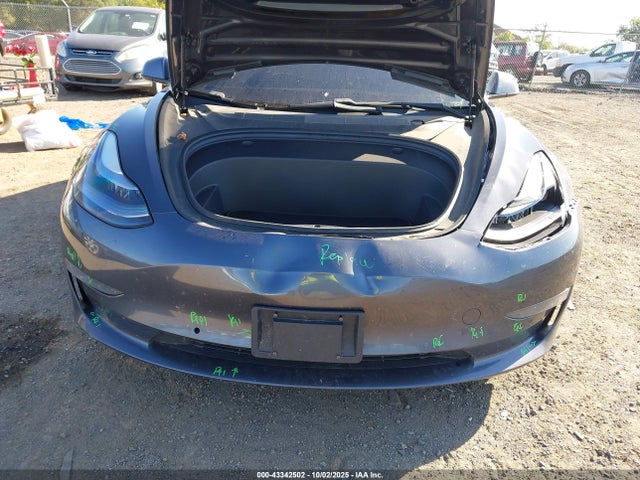 5YJ3E1EB8MF980258 Tesla MODEL 3