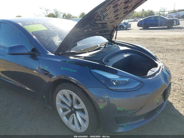 5YJ3E1EB8MF980258 Tesla MODEL 3