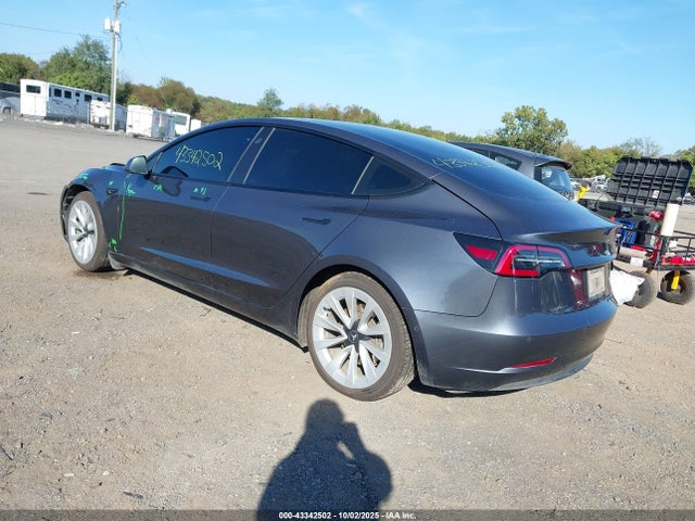 5YJ3E1EB8MF980258 Tesla MODEL 3
