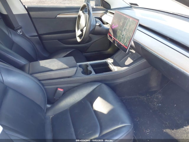 5YJ3E1EB8MF980258 Tesla MODEL 3