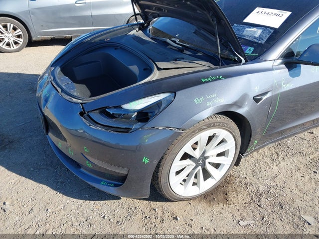 5YJ3E1EB8MF980258 Tesla MODEL 3