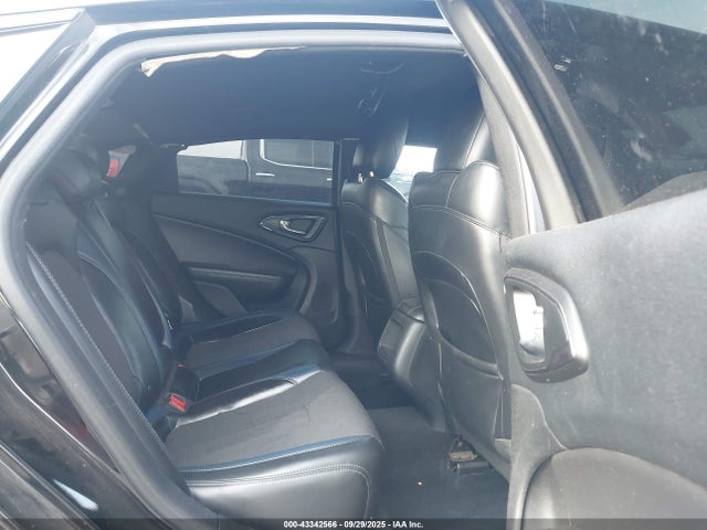 Chrysler 2015 2015 1C3CCCBB6FN619206 Image 8