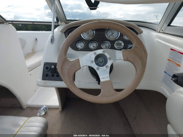 43342914 :رقم المزاد ، FGB72756D202 vin ، 2002 Chaparral 180 Ss Sport مزاد بيع