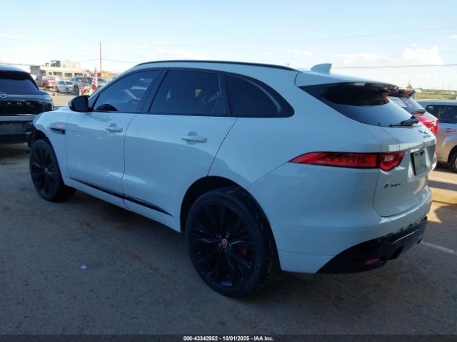 2018 JAGUAR F-PACE SADCM2FV8JA245628 Photo 2