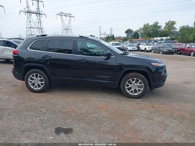 1C4PJMCB2GW318550 Jeep 2016