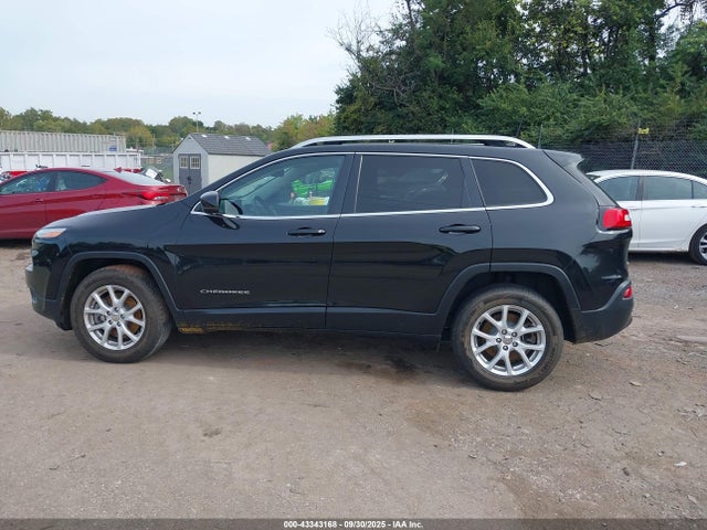 1C4PJMCB2GW318550 Jeep 2016