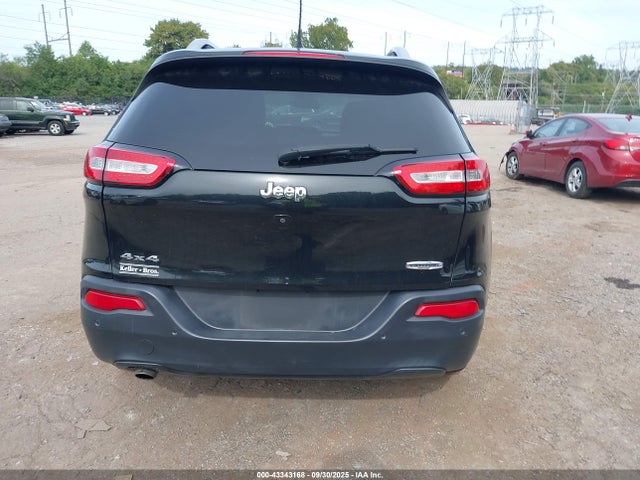 1C4PJMCB2GW318550 Jeep 2016