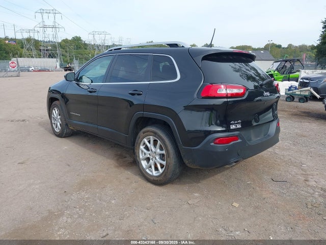 1C4PJMCB2GW318550 Jeep 2016
