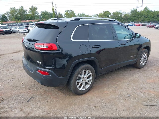 1C4PJMCB2GW318550 Jeep 2016