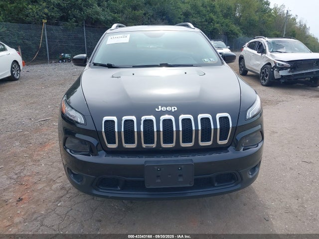 1C4PJMCB2GW318550 Jeep 2016