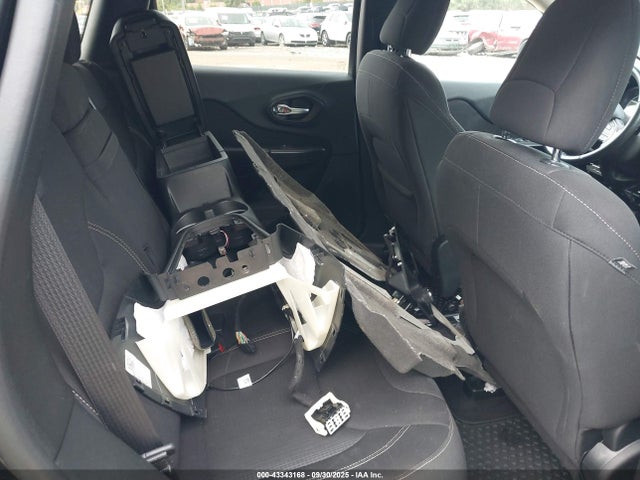 1C4PJMCB2GW318550 Jeep 2016