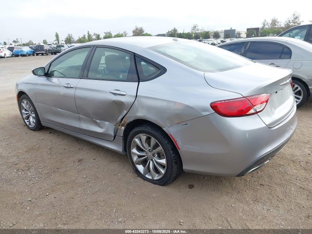 Chrysler 200 2015 1C3CCCBBXFN660857 Image 3