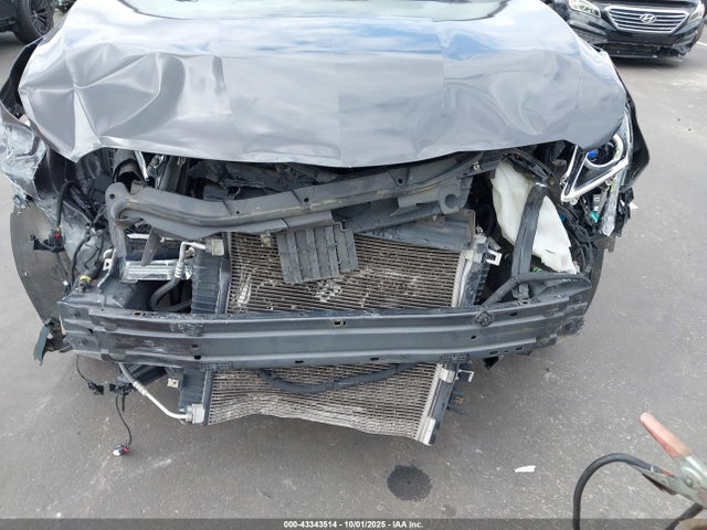 2017 CADILLAC XT5 1GYKNDRS1HZ122020 Photo 5