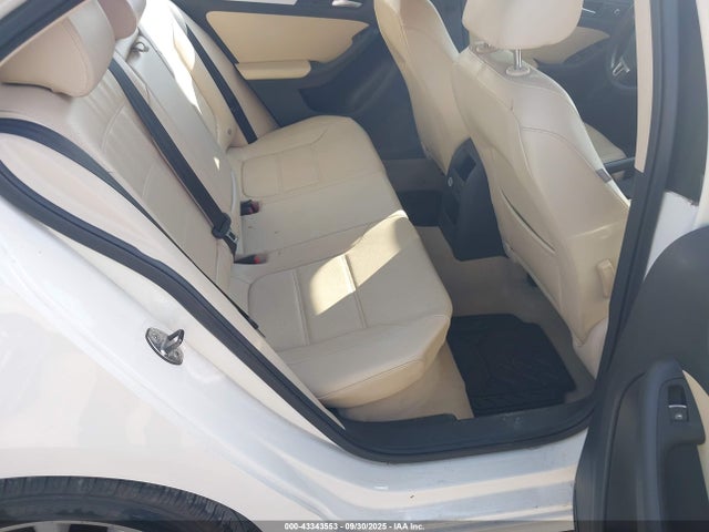 3VWD17AJ2EM218571 Volkswagen 2014