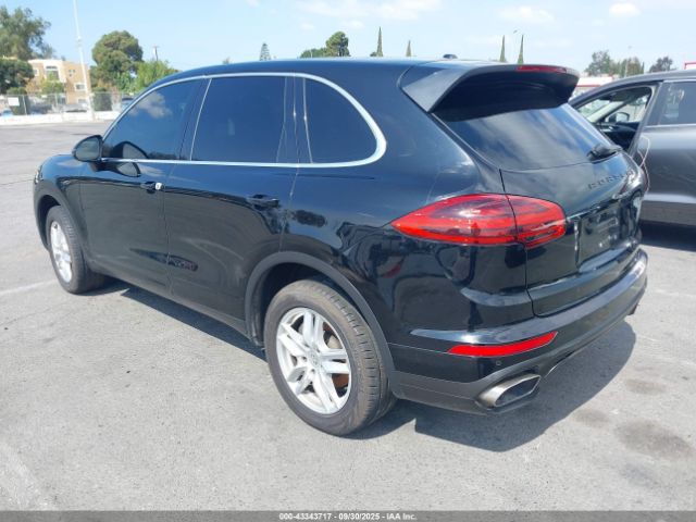 2016 PORSCHE CAYENNE WP1AA2A22GLA10307 Photo 2