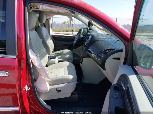 2C4RC1CG0FR574139 Chrysler Town and Country
