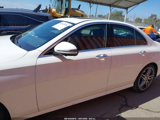 Mercedes-Benz E 300 2019 WDDZF4JB0KA622128 Image 14