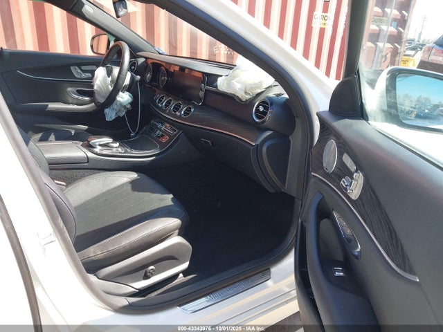 Mercedes-Benz E 300 2019 WDDZF4JB0KA622128 Image 5