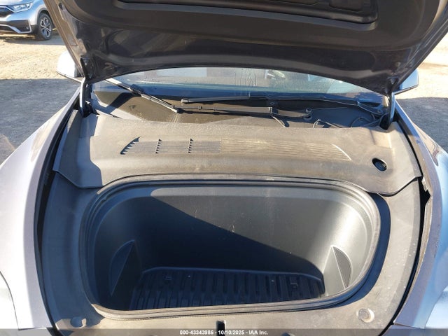 2021 TESLA MODEL Y 5YJYGDEF5MF084066 Photo 9