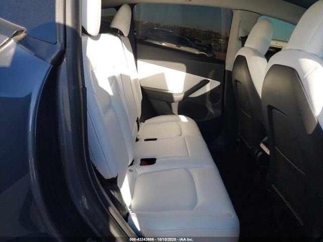 2021 TESLA MODEL Y 5YJYGDEF5MF084066 Photo 7